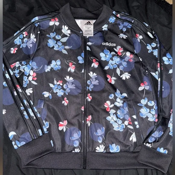 Sold - Picture 3 of 9